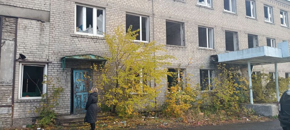 Сотрудники отдела культуры, спорта и молодёжной политики совместно с представителями ОМВД России «Ровеньковский» и «Семейный центр» г. Ровеньки с целью профилактики чрезвычайных происшествий с несовершеннолетними побывали на...