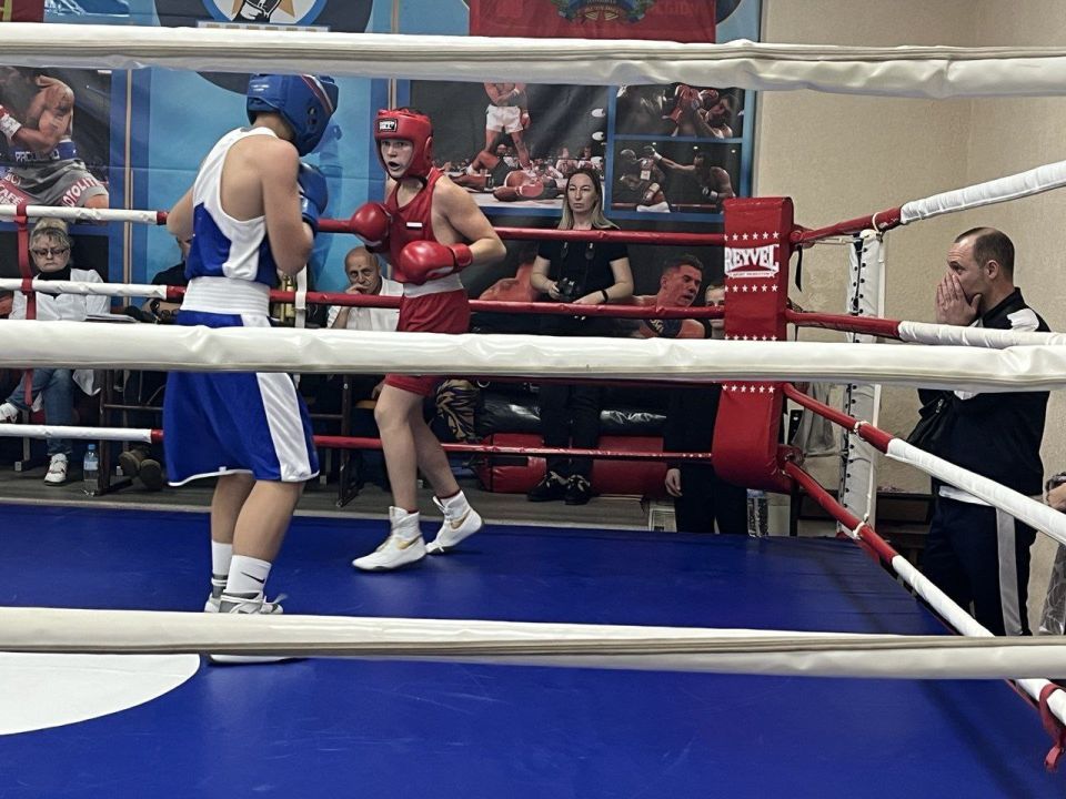 Восемь спортсменов Боксерского клуба "Юность" приняли участие в открытом турнире по боксу среди юношей 2011-2012 годов рождения, который прошел в поселке городского типа Меловое