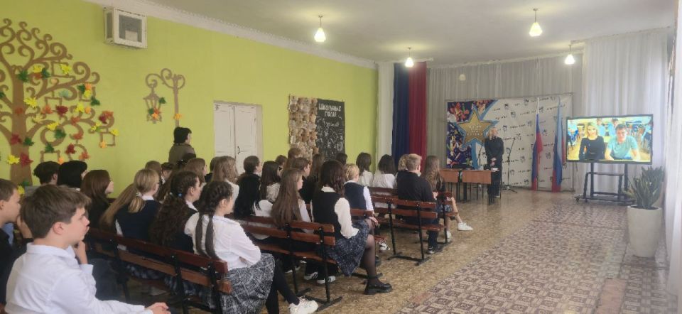 Руководитель Предуниверсария им. Свт. Луки Минздрава России посетила Ясеновскую гимназию им. Ю.В. Стеценко с профориентационным визитом