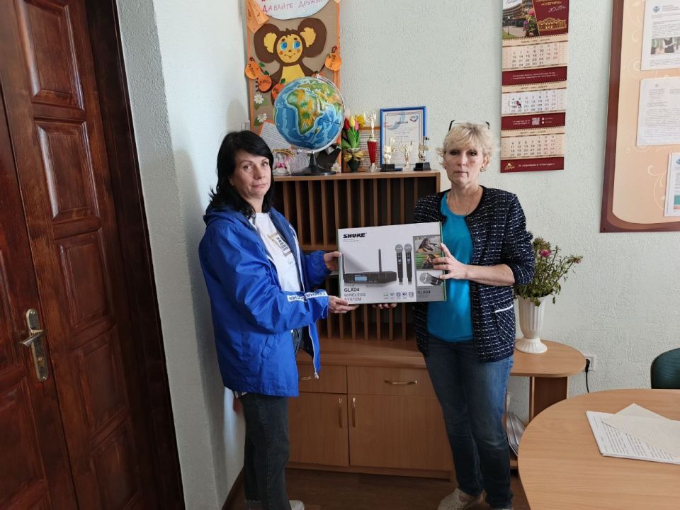 «Единая Россия» передала помощь в РУРЦ «Хрусталик»