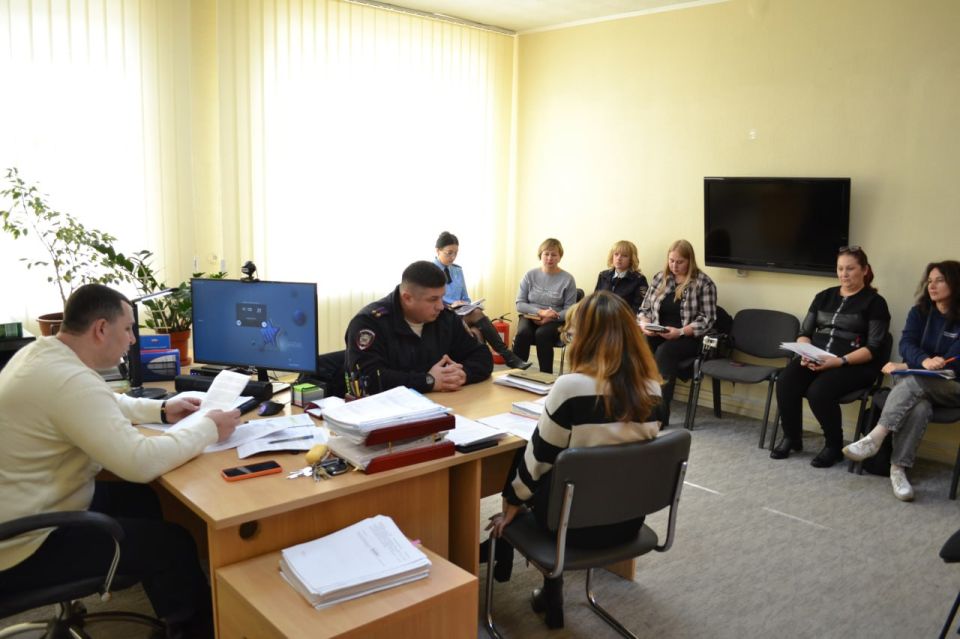 Сегодня под председательством заместителя Главы Арабаджи Максима Борисовича состоялось заседание комиссии по делам несовершеннолетних и защите их прав