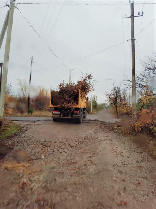 Рабочая группа Удмуртии продолжает работы по благоустройству территории в посёлке Белое Лутугинского муниципального округа
