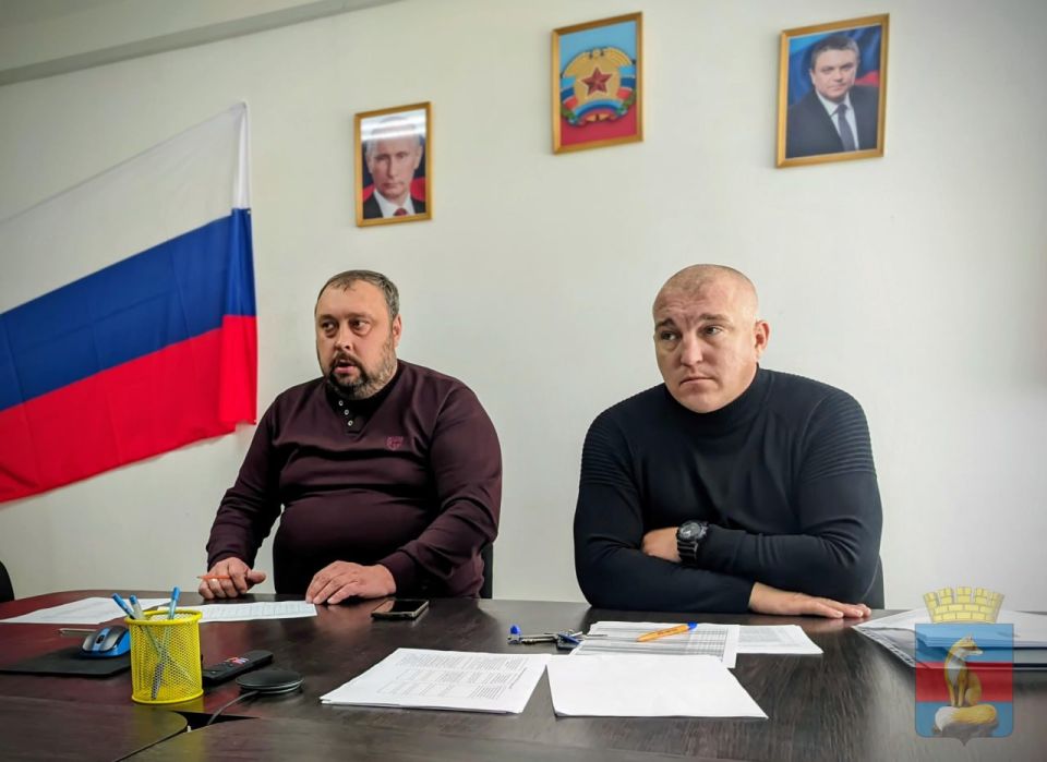 В городе Лисичанске состоялось плановое совещание Главы Администрации города Эдуарда Сахненко с представителями подрядных организаций