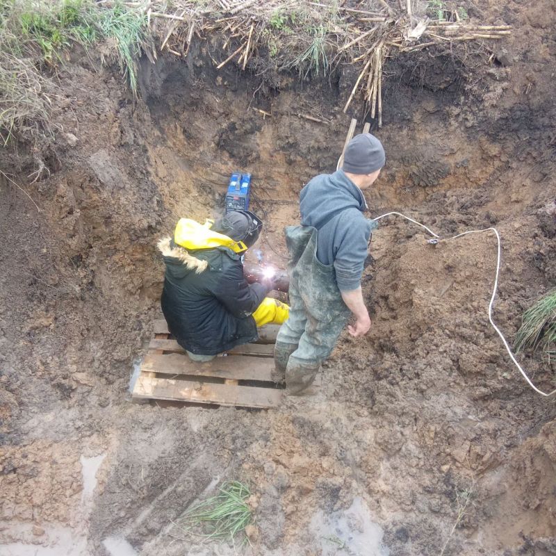 Специалисты устранили порыв водовода в селе Вишнёвое!