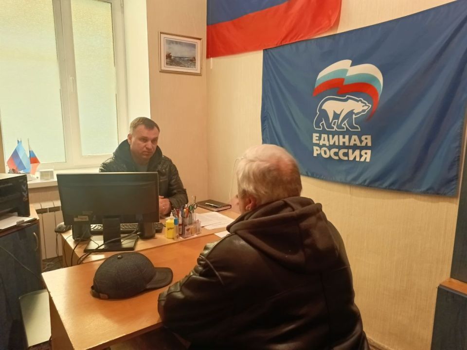 Депутаты Совета городского округа муниципальное образование городской округ город Лисичанск Луганской Народной Республики продолжают приемы граждан