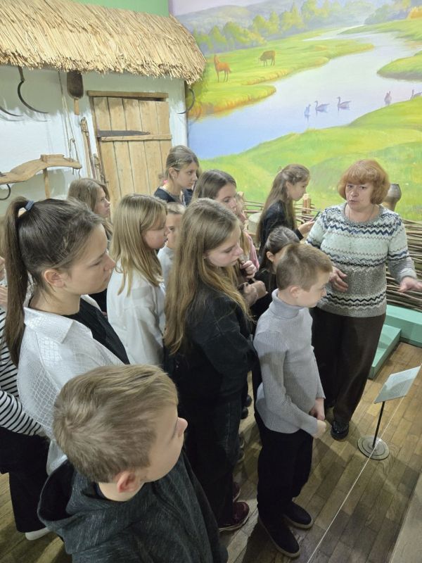 Учащиеся Перевальской ДШИ побывали в музее Даля и Центре народного творчества