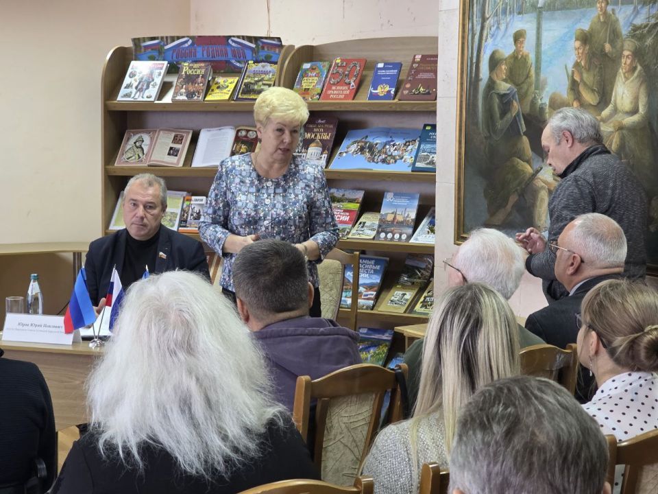 Ольга Бас: Сегодня вместе с депутатом Народного Совета ЛНР Юрием Юровым приняла участие в заседании дискуссионного клуба на тему «Совершенствование законодательства в сфере некоммерческих организаций (НКО)»