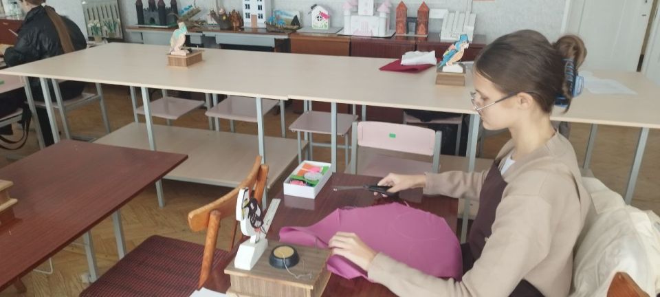 Сегодня в Ровеньковской гимназии имени писателя Н.Трублаини состоялся практический тур муниципального этапа всероссийской олимпиады школьников по технологии