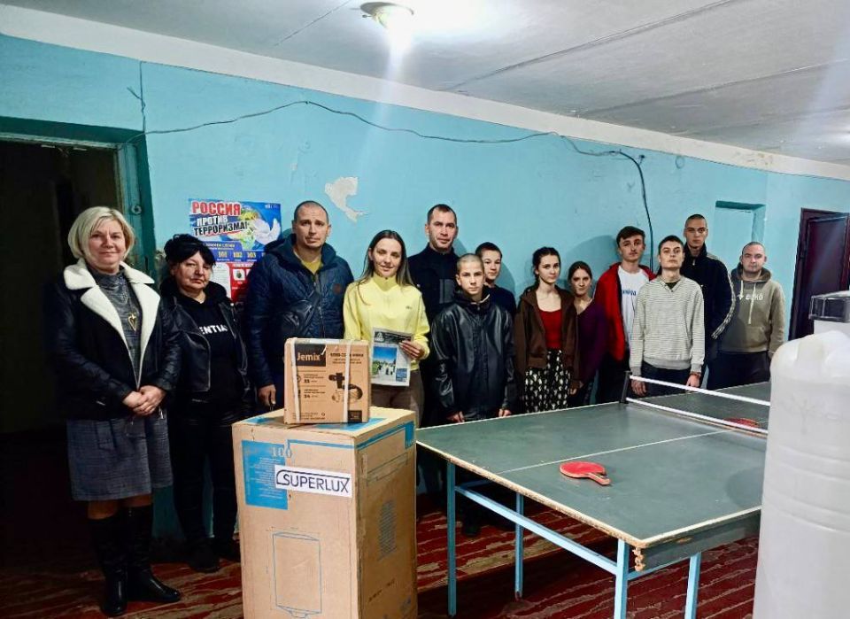 С ЗАБОТОЙ О СТУДЕНТАХ. Депутат Совета Первомайского городского округа от фракции ЛДПР Игорь Кишкинов совместно с представителем благотворительного фонда «Русская берёза» привезли и подарили в общежитие Первомайского колледжа...