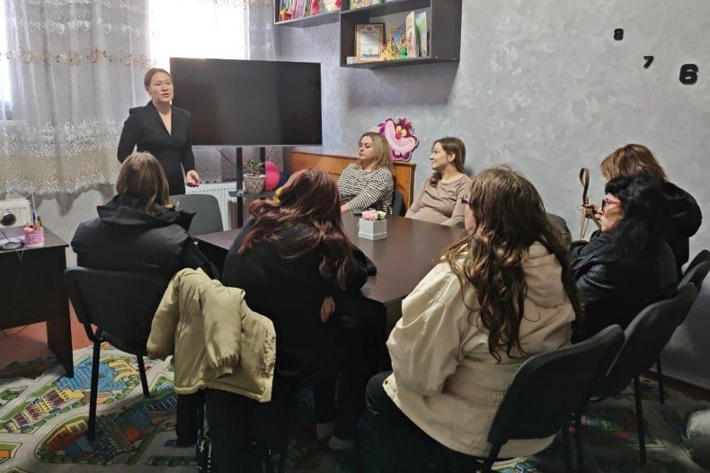 Специалисты МБУ «ЦД «Победа» организовали открытую встречу в формате «Родительской гостиной»