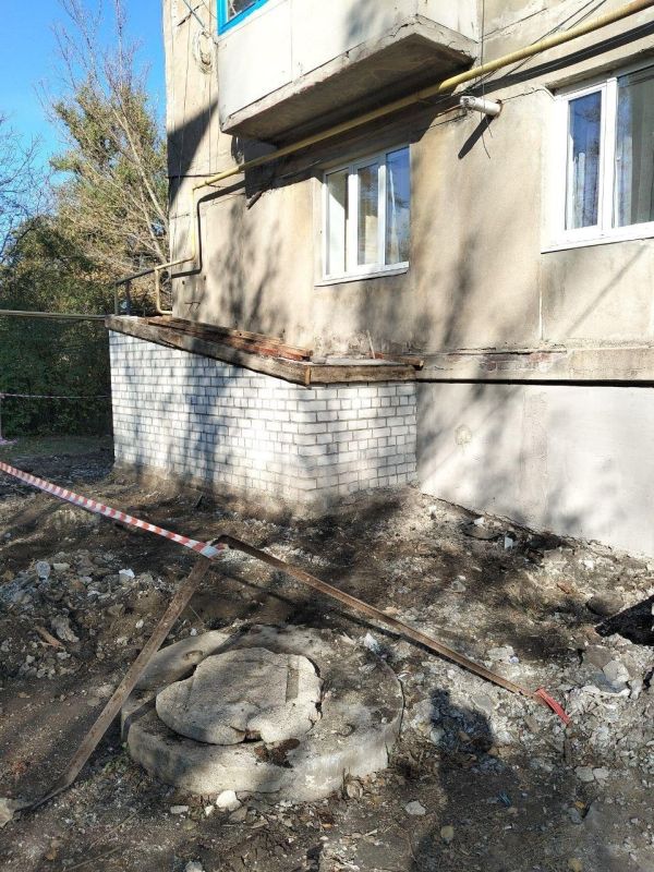 Андрей Губарев: Ремонтные работы проводятся на улице Мира в городе Золотое