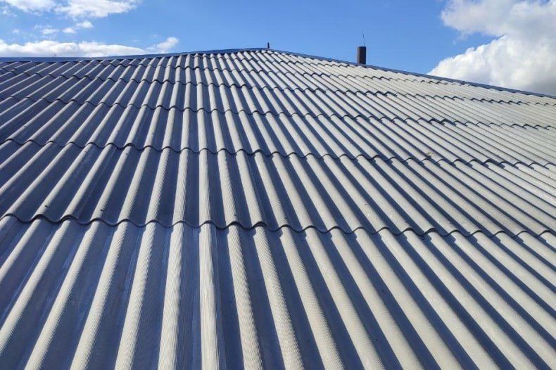 В Бирюковской амбулатории Свердловского муниципального округа завершён ремонт кровли