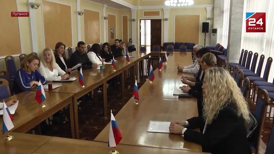 Восемь земских работников культуры начали работу в Республике в этом году