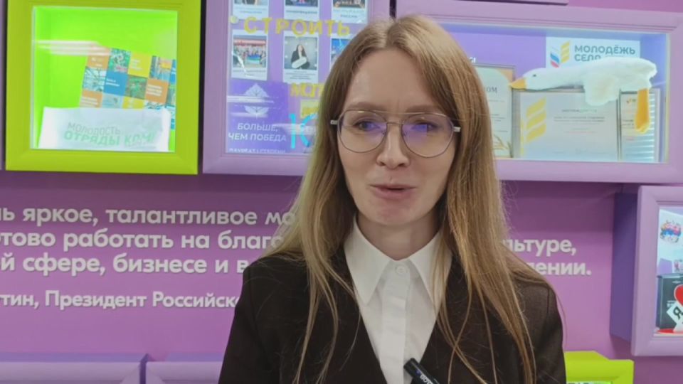 И.о. руководителя Комитета по молодёжной политике Республики Коми Анна Чуб и Глеб Булгаков, специалист по работе с молодёжью Ресурсного молодёжного центра, провели для учащихся старших классов Ясеновской гимназии им. Ю. В....