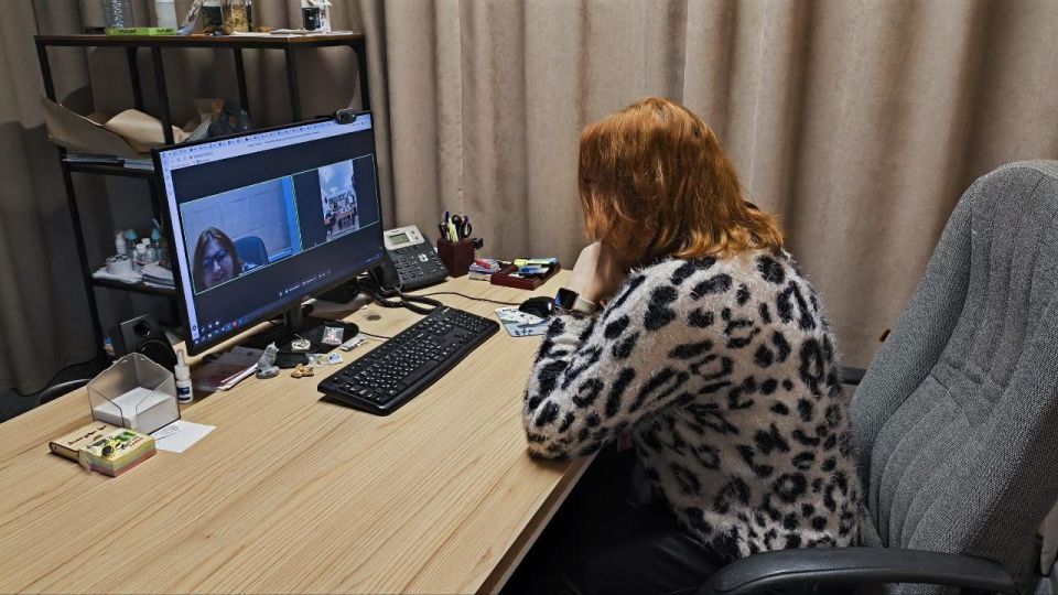 Учащиеся 7 классов Ясеновской гимназии им. Ю. В. Стеценко приняли участие в ВКС с и.о. руководителя Комитета по молодёжной политике Республики Коми Анной Чуб и Еленой Никулиной – начальником отдела карьерного развития...