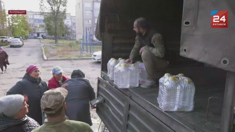 Общественники из Дагестана совместно с Народным фронтом доставили питьевую воду в Антрацит