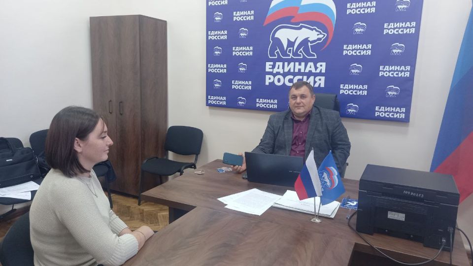 Владимир Шавлай: На прошедшей неделе приемы граждан провели депутаты Совета Краснодонского муниципального округа Игорь Решетников и Любовь Василенко