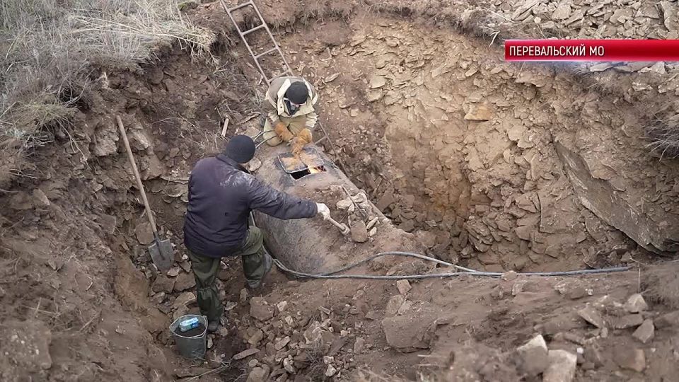 Специалисты "Луганскводы" ремонтируют водовод, по которому планируется подать воду в Антрацит и Красный Луч