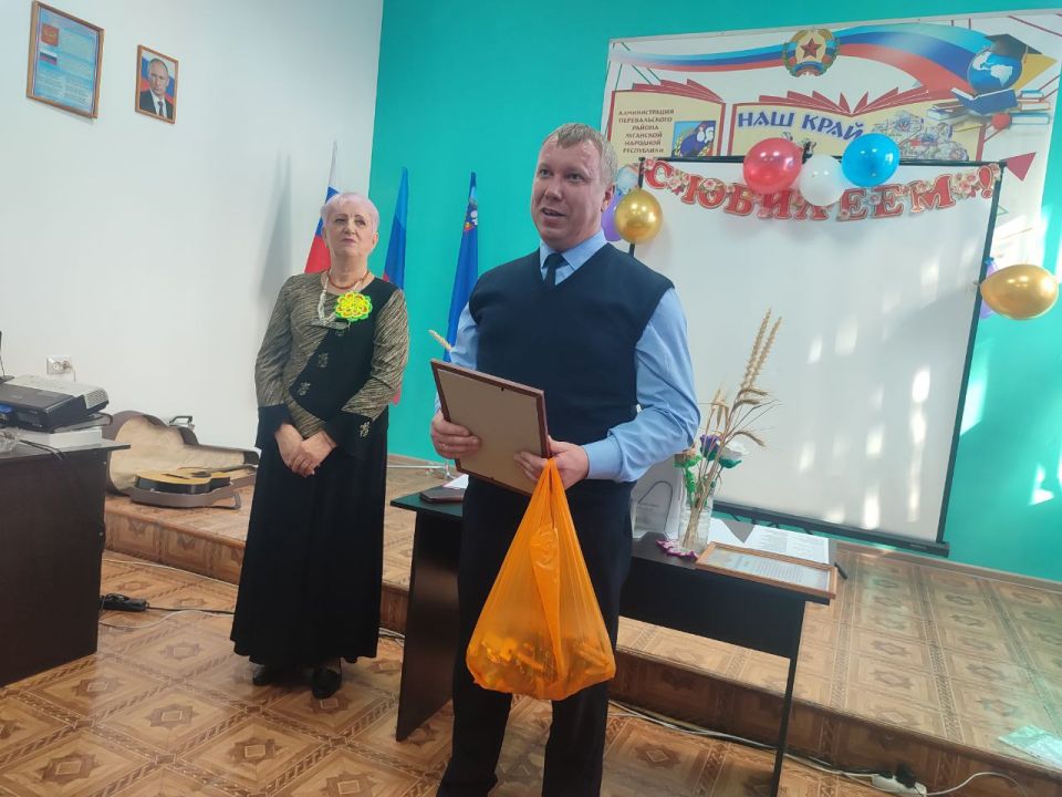 В Перевальском комплексном центре прошёл концерт к 30-летнему юбилею коллектива хора «Вдохновение» клуба «Ветеран» Перевальского комплексного центра»