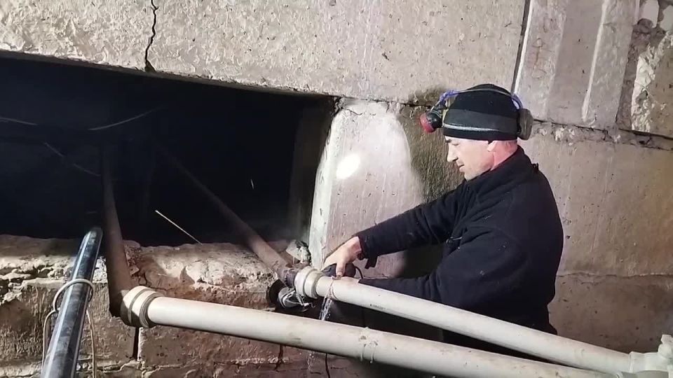 Андрей Рубанцов: Ровеньковский филиал ЕУК ведет работу по устранению аварий и регулировке работы системы централизованного отопления