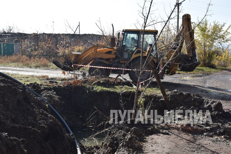 В поселке Донецкий Кировского г. о. запущены ремонтно-восстановительные работы по замене водопроводных сетей
