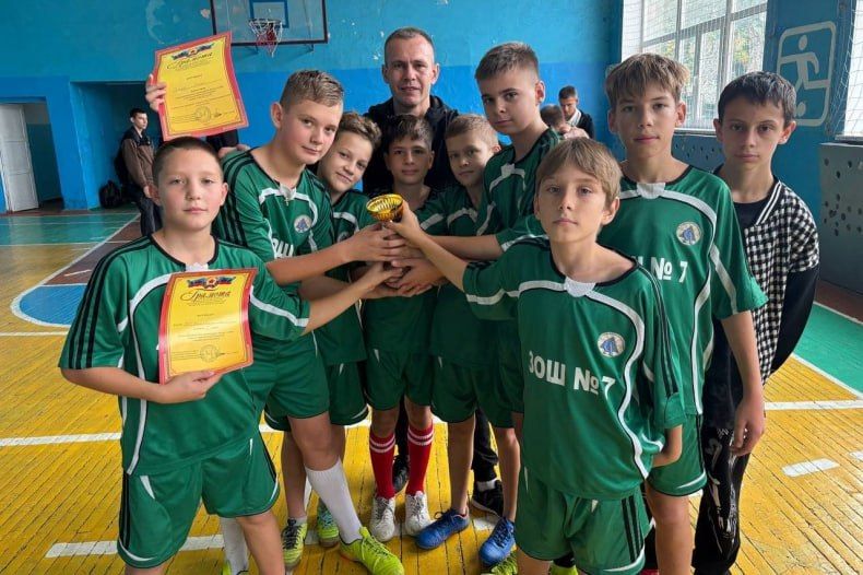 Завершился муниципальный этап соревнований по футзалу на кубок Главы Луганской Народной Республики