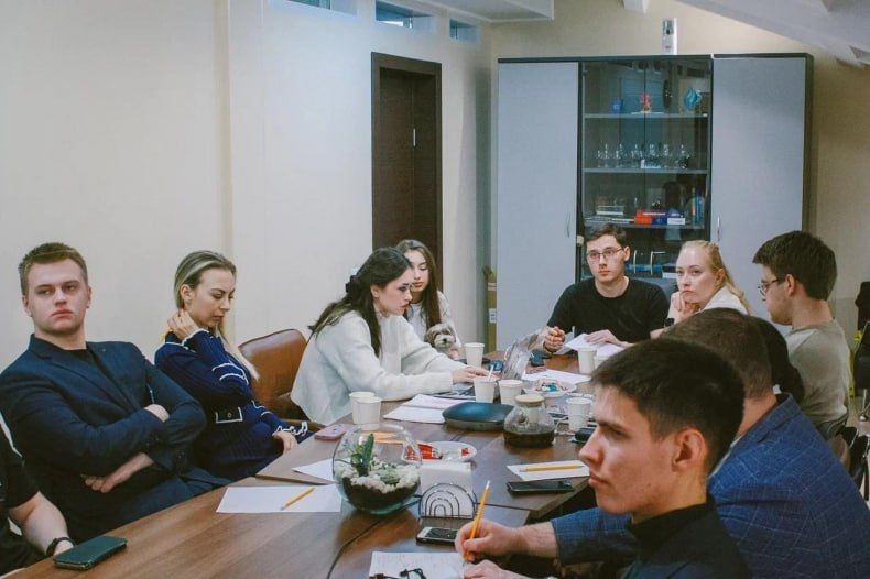 Молодежный парламент Красноярского края соберет для жителей ЛНР повербанки