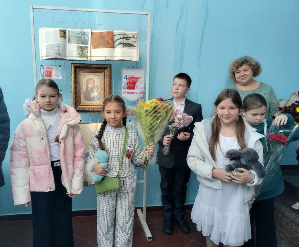 На базе Детского центра Антрацитовского исторического музея с целью формирования представлений об истории России, ее героическом прошлом для учащихся Есауловской основной школы и воспитанников Внешкольного центра детского...