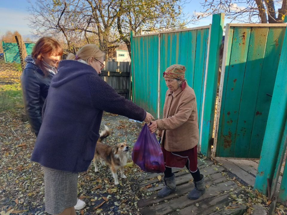 В Ровеньках продолжаются добрые дела: поддержка жителей пгт