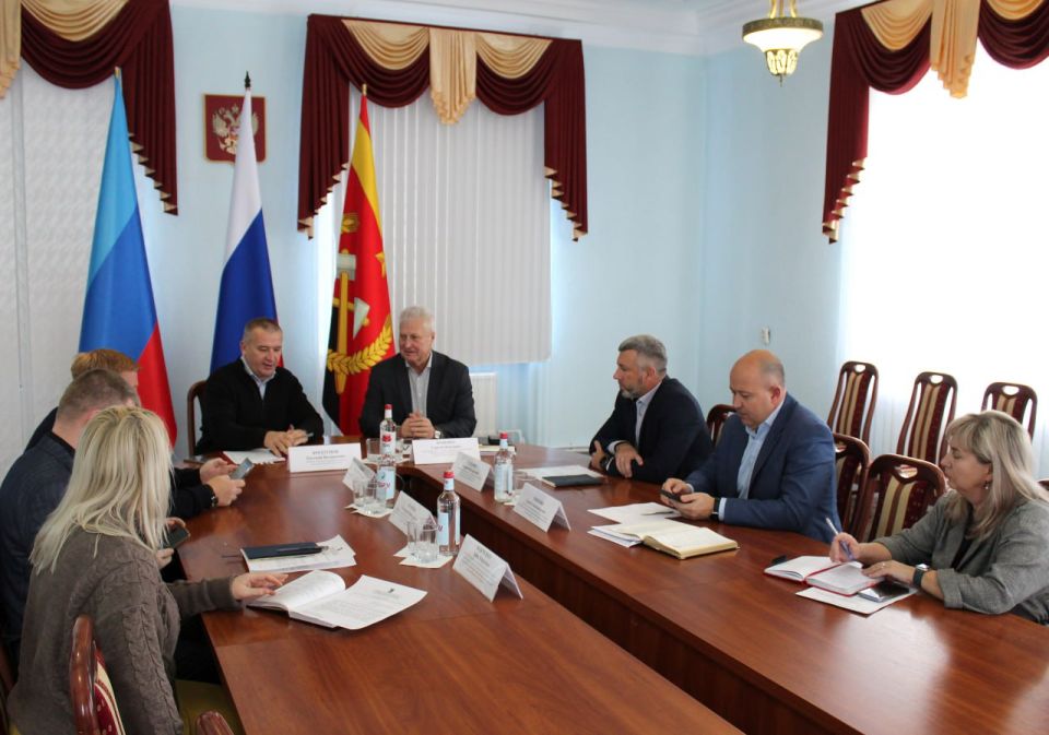В Краснодоне состоялось выездное совещание Министра природных ресурсов и экологии Луганской Народной Республики с руководителями трех муниципальных образований
