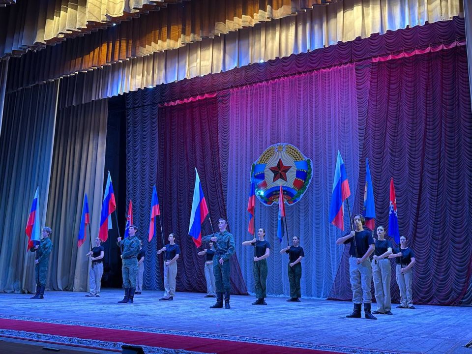 ���� �����: � ��������� ������ ����������� ����������� ������������� ��������� ����������� ���������� � �������� ��������� ������, ������������ � 90-����� ������������� ��������