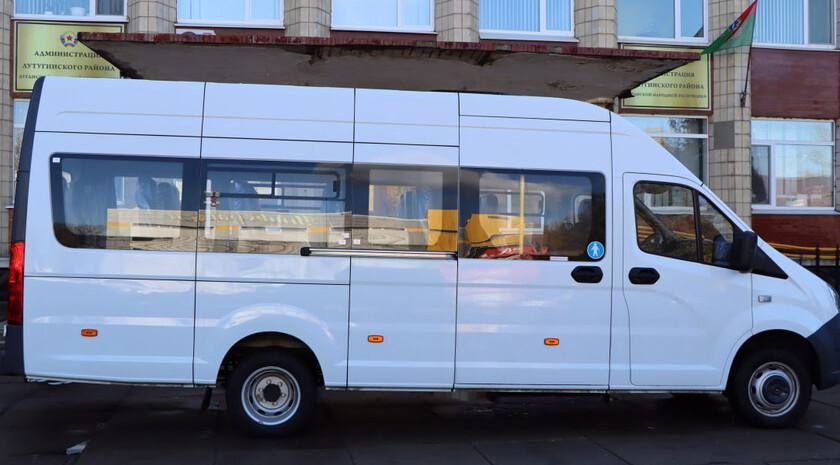 Лутугинский районный Дом культуры накануне Дня народного единства получил от Удмуртской Республики новый автобус марки «Газель»
