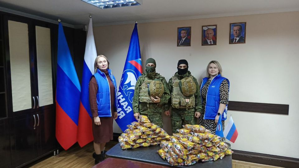 Единороссы поздравили бойцов СВО с Днем народного единства