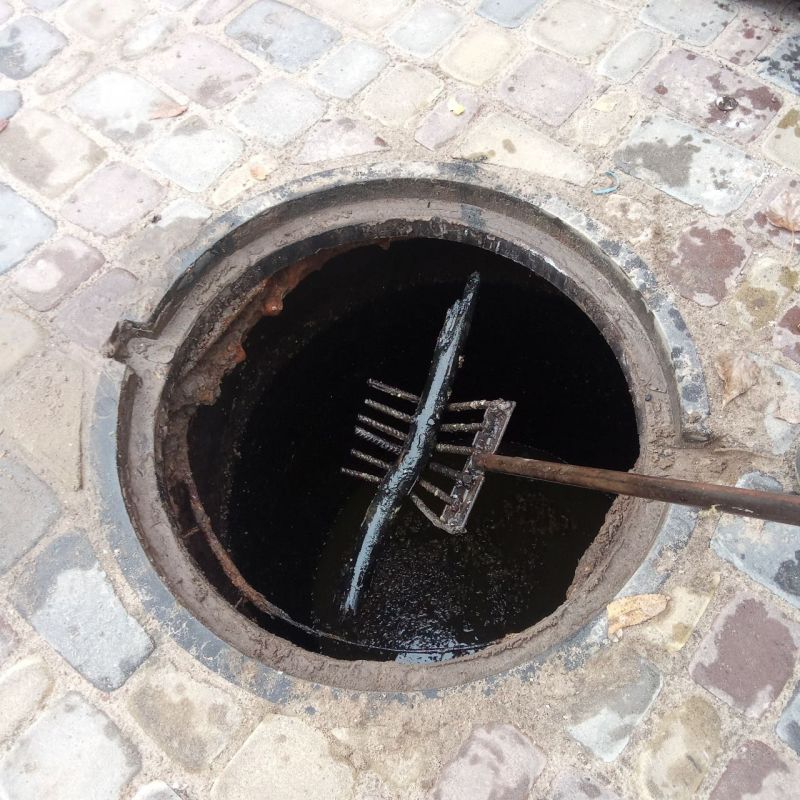 Аварийные бригады провели важные работы по устранению засоров в сетях канализации