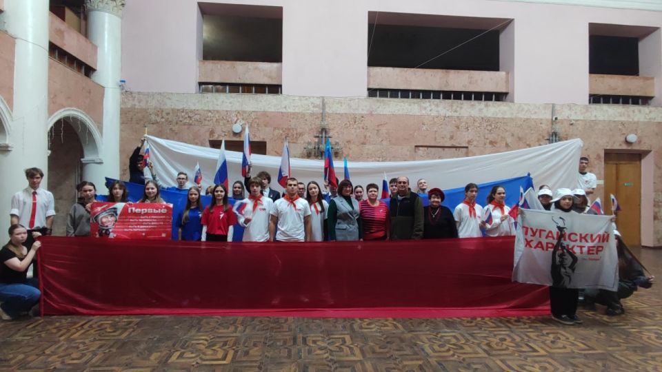 В преддверии Дня народного единства в Молодогвардейске и ближайших населённых пунктах прошли праздничные мероприятия, направленные на укрепление чувства единства и патриотизма среди жителей