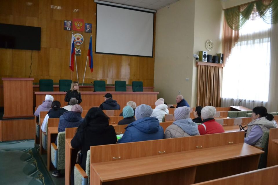 Сегодня, 01 ноября 2025 года, отделом опеки, попечительства и патронажа Администрации проведена встреча с опекунами