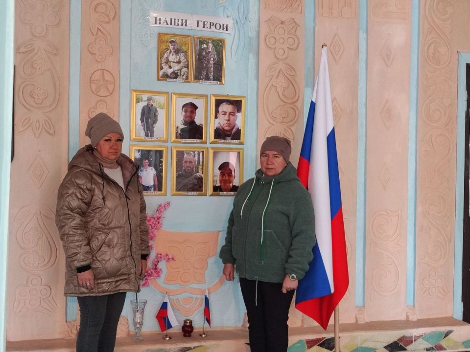 Сегодня в клубе пгт. Запорожье МБУ «Петровский ДК им. Г. И. Петровского» прошла тематическая программа «Мы едины», приуроченная к важному государственному празднику День Народного Единства