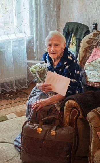 Жительница Антрацита Александра Лысенко отметила свой 95-летний юбилей