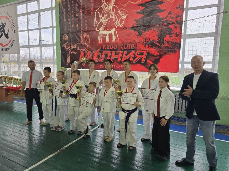 Открытый Кубок Клуба «Молния» в городе Красный Луч по Шинкудорю, состоялся 1 ноября на базе Краснолучского комплекса спортивных сооружений