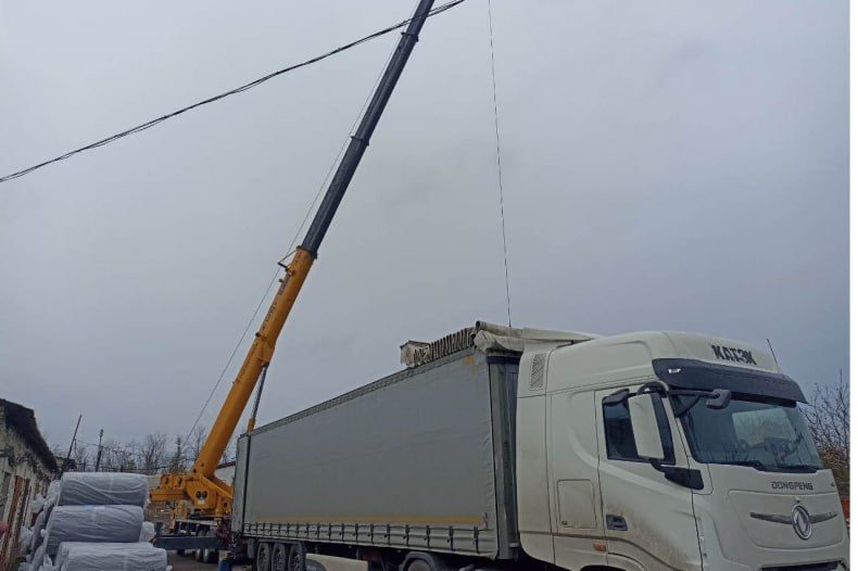 В Свердловск прибыл пиломатериал для ремонта кровли Комсомольского поселкового клуба