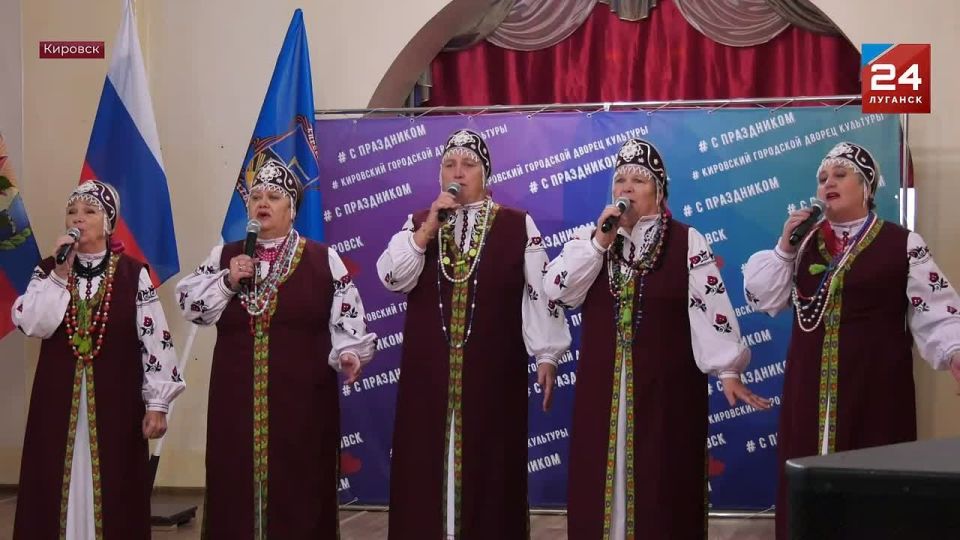 Творческие коллективы Кировска и поселка Куйтун Иркутской области провели совместный мастер-класс по плетению маскировочных сетей