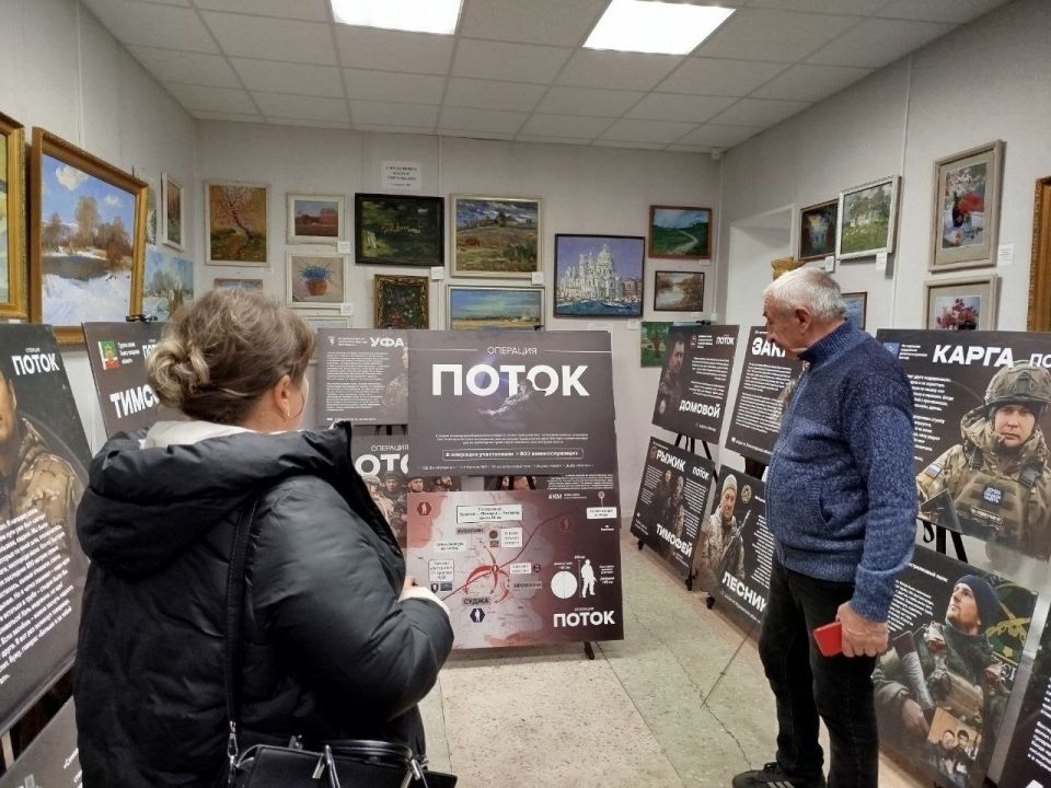 В Новоайдарском музее открылась выставка «Мы едины - значит мы непобедимы»