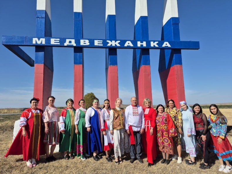 Креативный флэшмоб в селе Медвежанка показал единство жителей