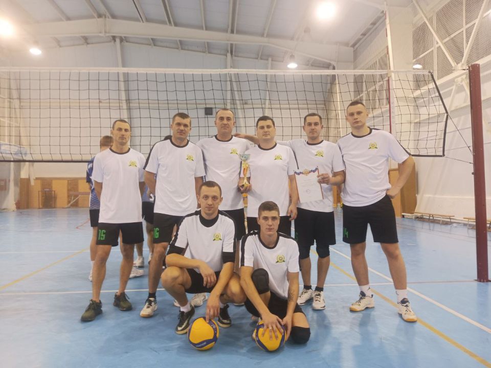 Команда из Белокуракинского муниципального округа приняла участие в волейбольном турнире посвященному Дню народного единства, который состоялся в поселке Ровеньки