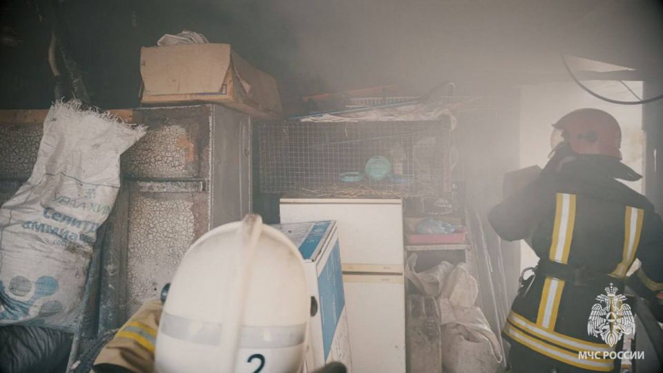 В Луганске потушен крупный пожар в частном секторе