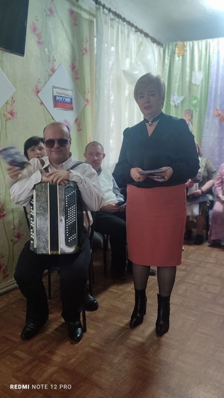 В Ровеньках отметили День народного единства с ансамблем "Отрада"!