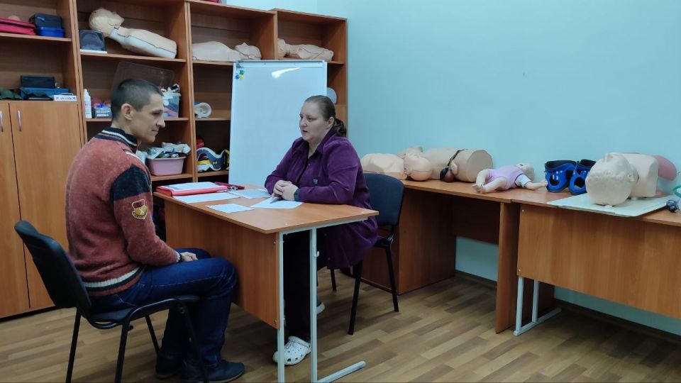 Фельдшеры Луганского центра медицины катастроф прошли курсы переподготовки и успешно сдали экзамен