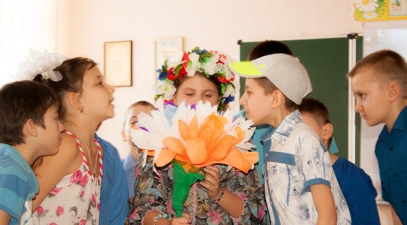 Психологический театр работает в луганской школе № 54 для помощи подросткам