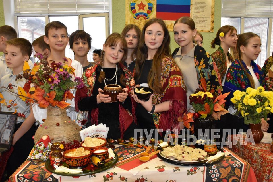 Школьники Антрацита провели кулинарный фестиваль