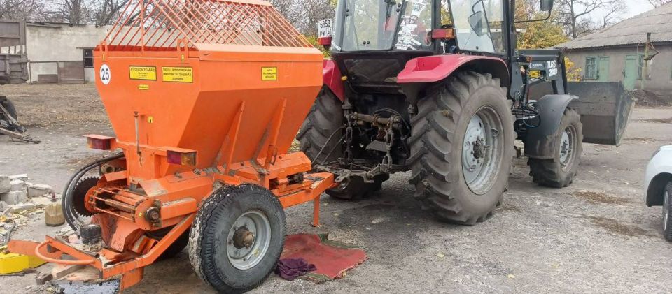 В преддверии наступления холодов коммунальная служба пгт Дзержинский - МУП «ЖЭК» г. Ровенки приступила к важным подготовительным работам к осенне-зимнему периоду